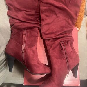 NWT Dressbarn Burgundy Heeled Boots